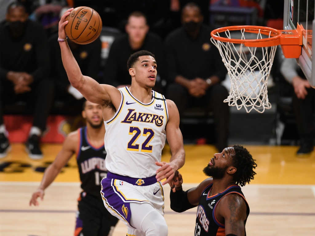 印尼大师赛：世界排名第一石宇奇晋级16强.