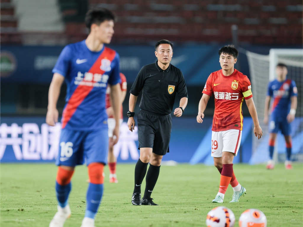 但这名年轻 但这名年轻