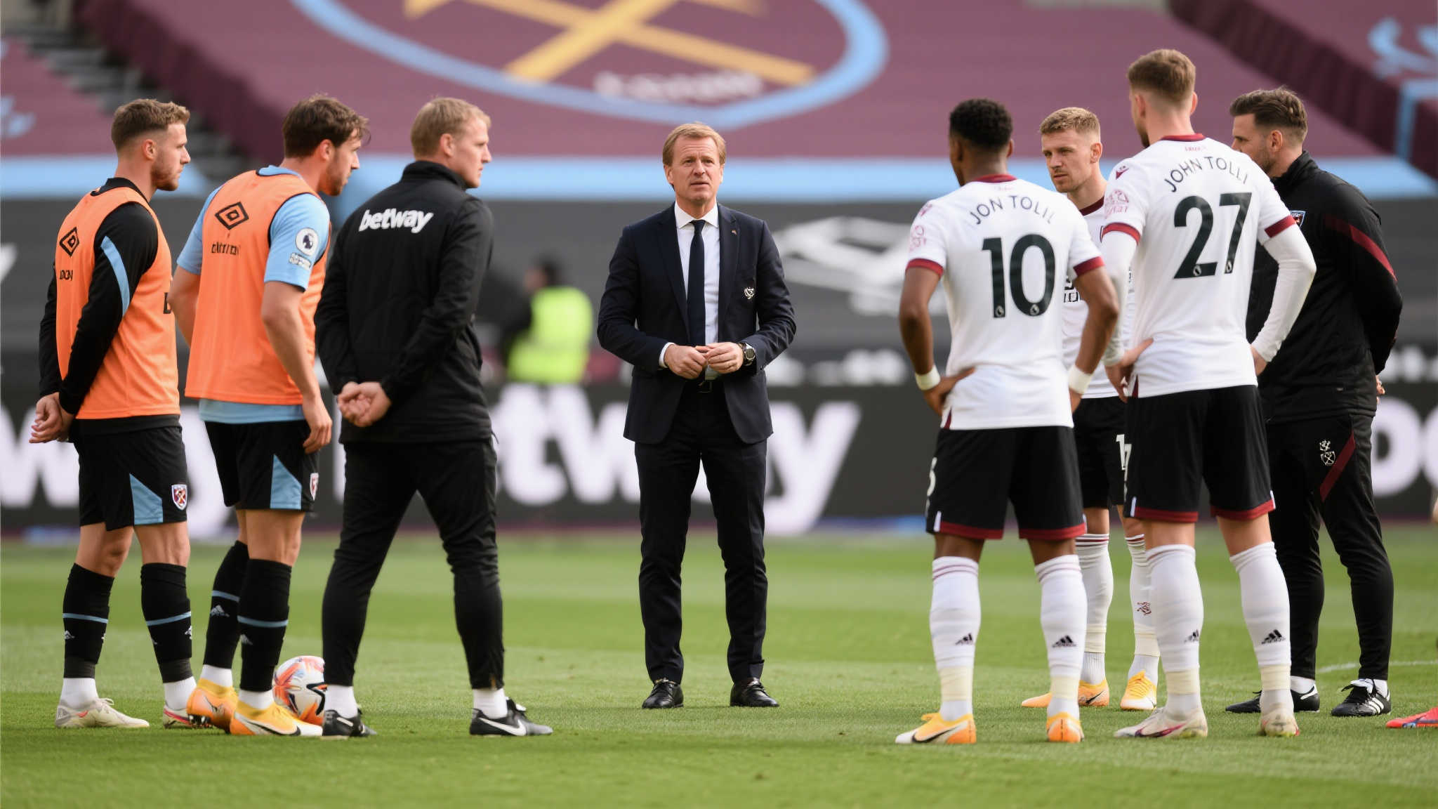 且表现更加 且表现更加